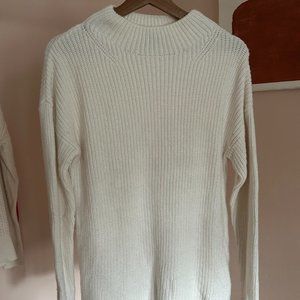 Banana Republic Knit mock neck sweater Sizes M white